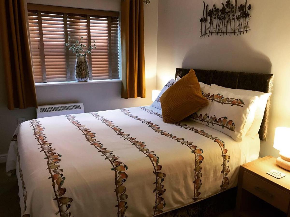 Clarabels Guesthouse Wombourn Extérieur photo